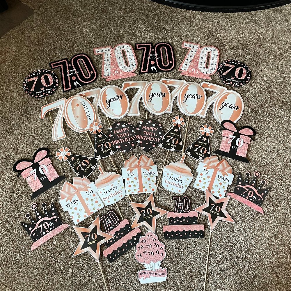 70th birthday decorations for women (32 pieces)